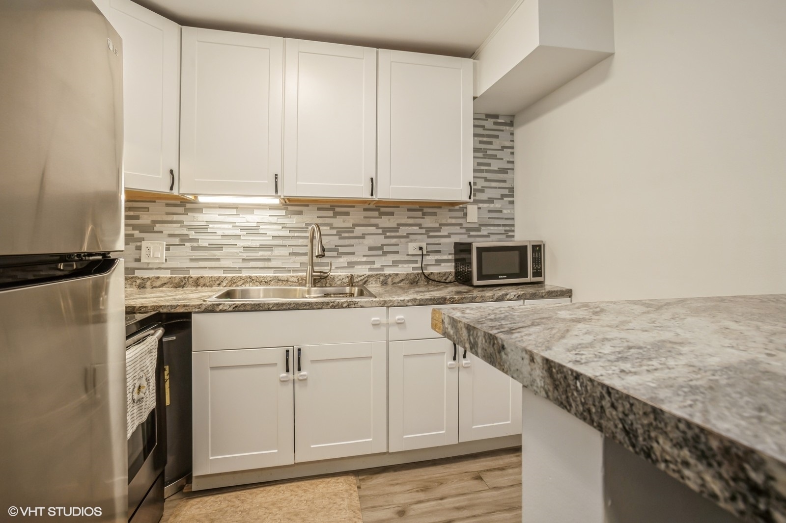 2412 Algonquin Road Unit: 5
