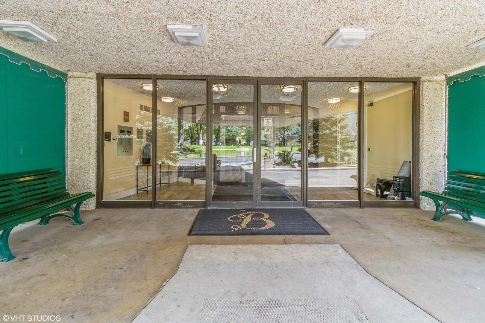 190 S Wood Dale Road Unit: 300