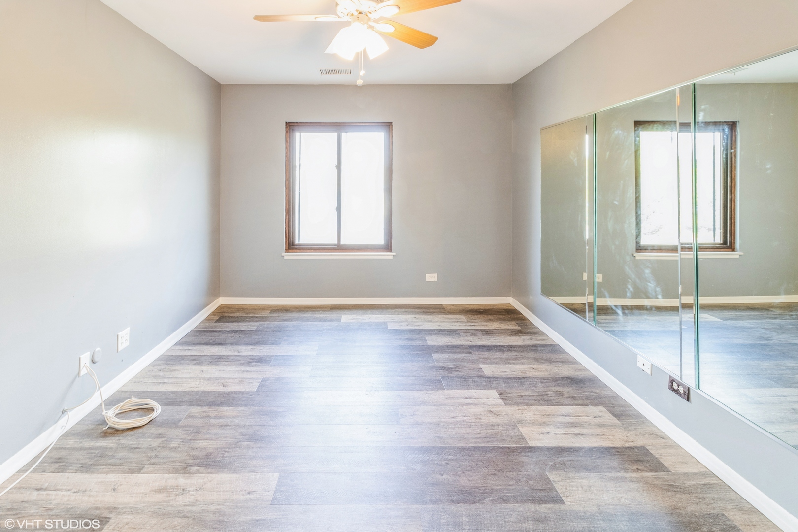 190 S Wood Dale Road Unit: 300