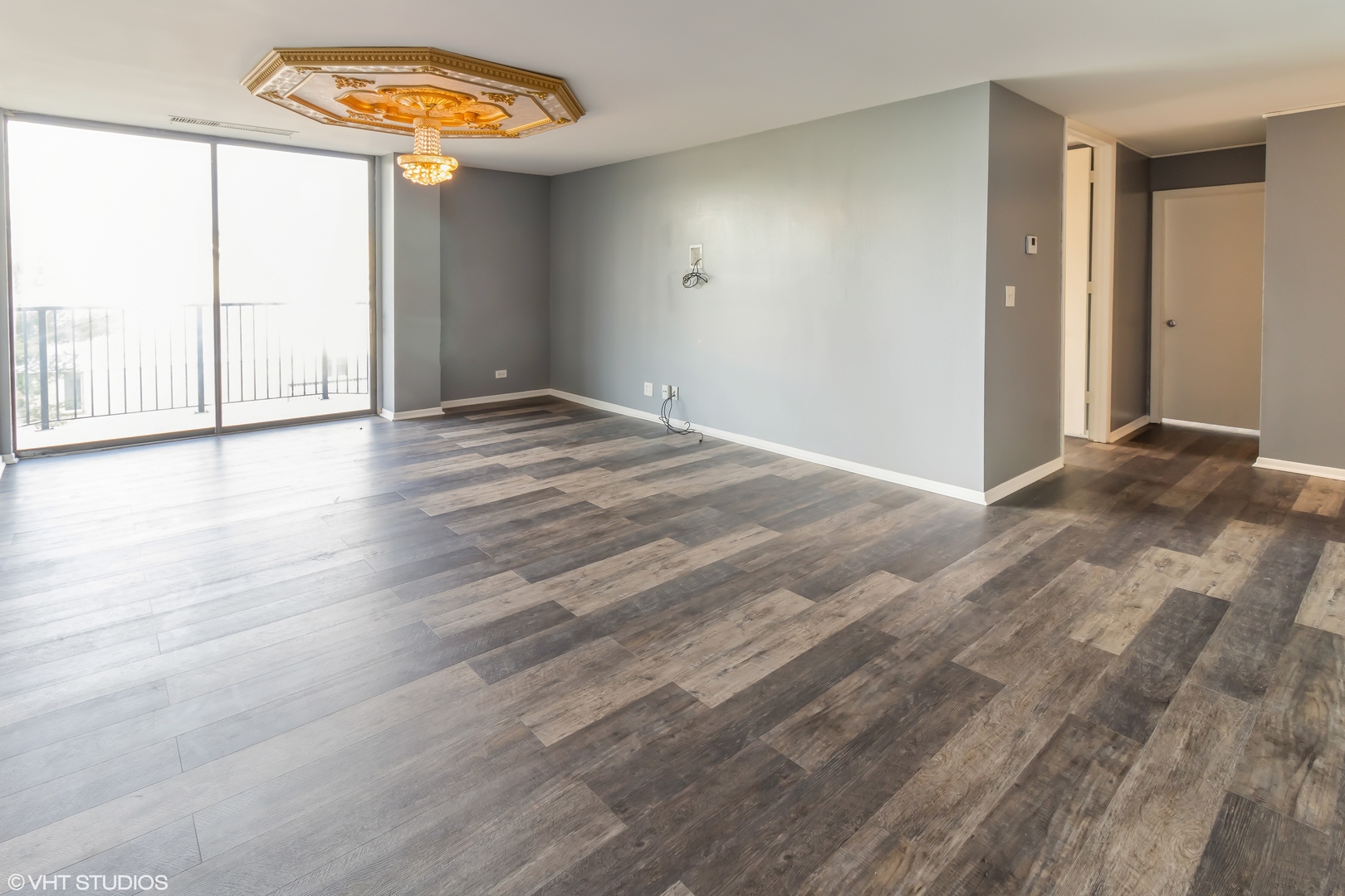 190 S Wood Dale Road Unit: 300