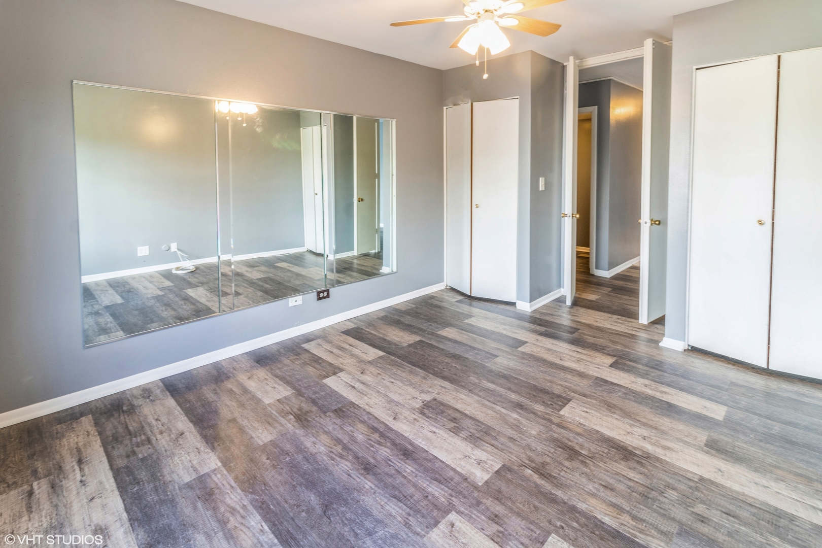 190 S Wood Dale Road Unit: 300