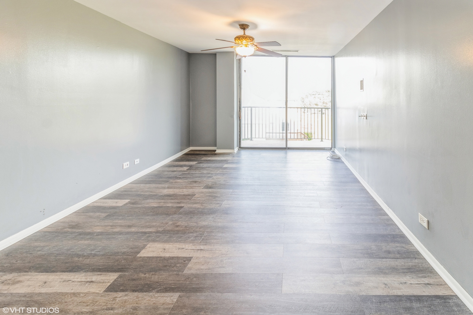 190 S Wood Dale Road Unit: 300