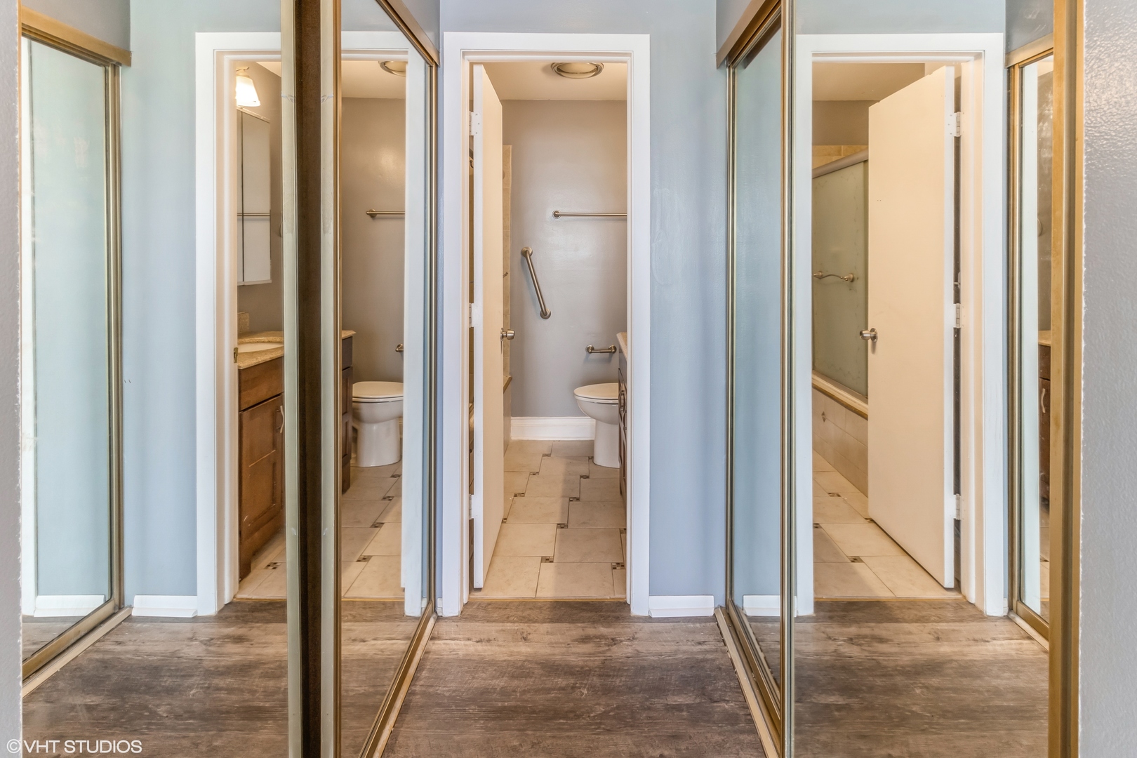190 S Wood Dale Road Unit: 300