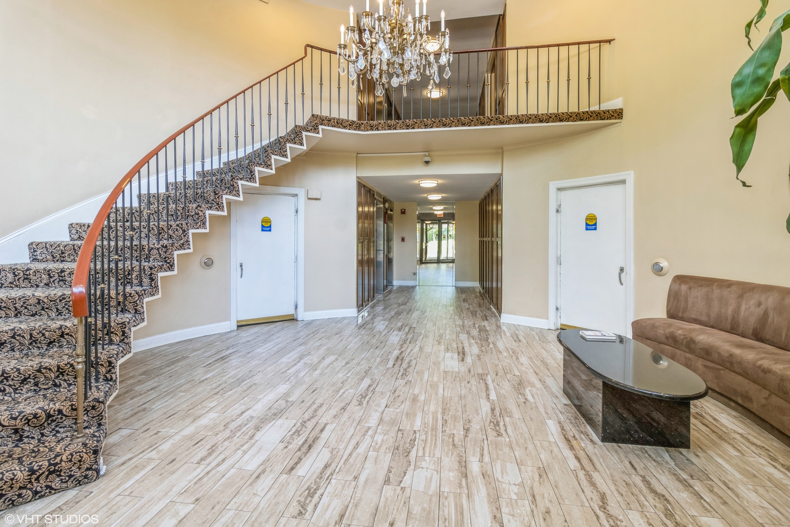 190 S Wood Dale Road Unit: 300