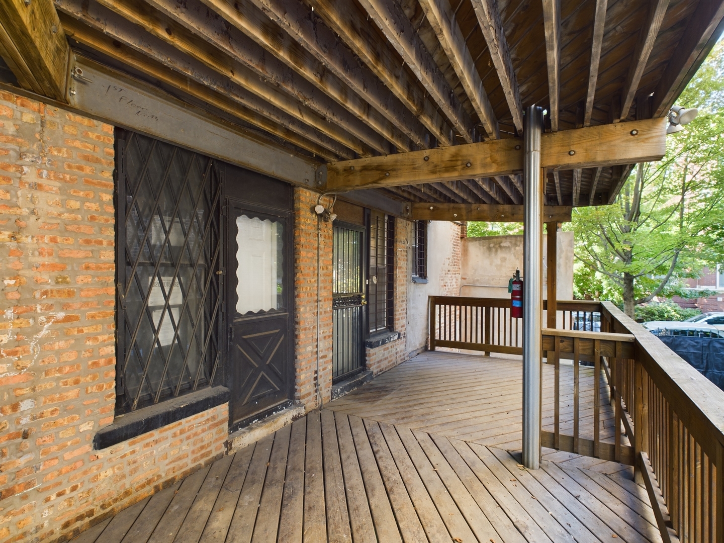 5203 S Ingleside Avenue Unit: 1