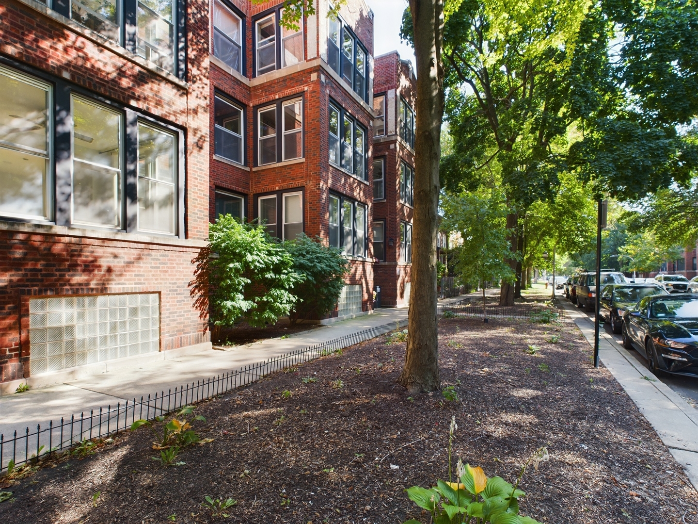 5203 S Ingleside Avenue Unit: 1