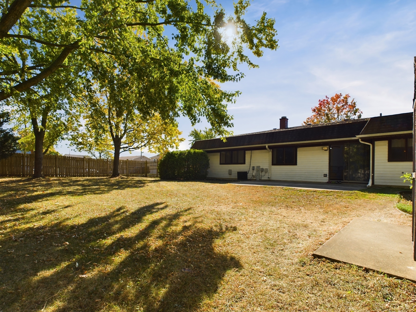 1700 Shorewood Drive W