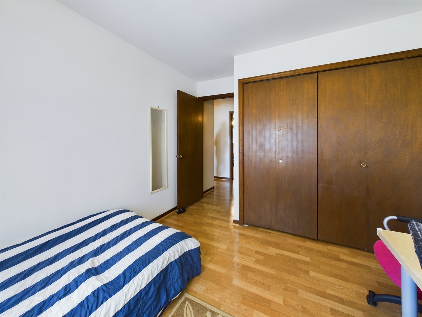 1700 Shorewood Drive W