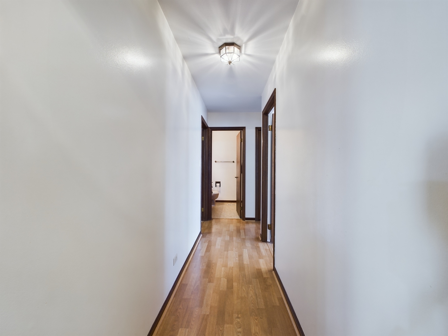 1700 Shorewood Drive W