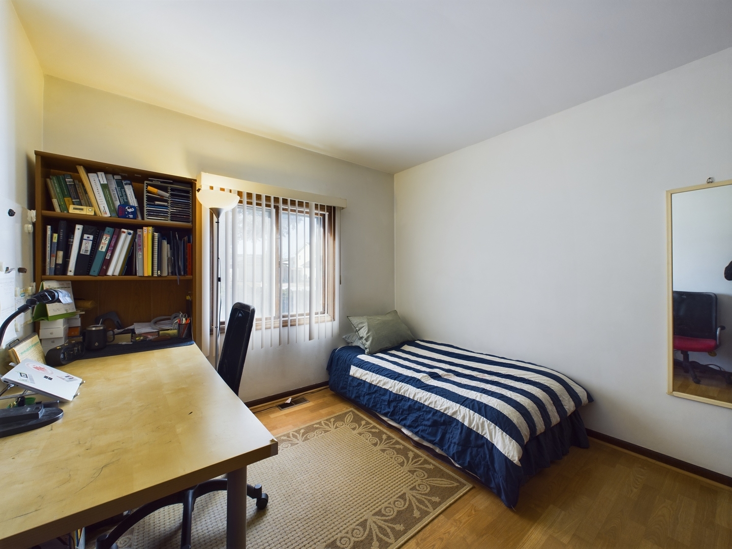1700 Shorewood Drive W