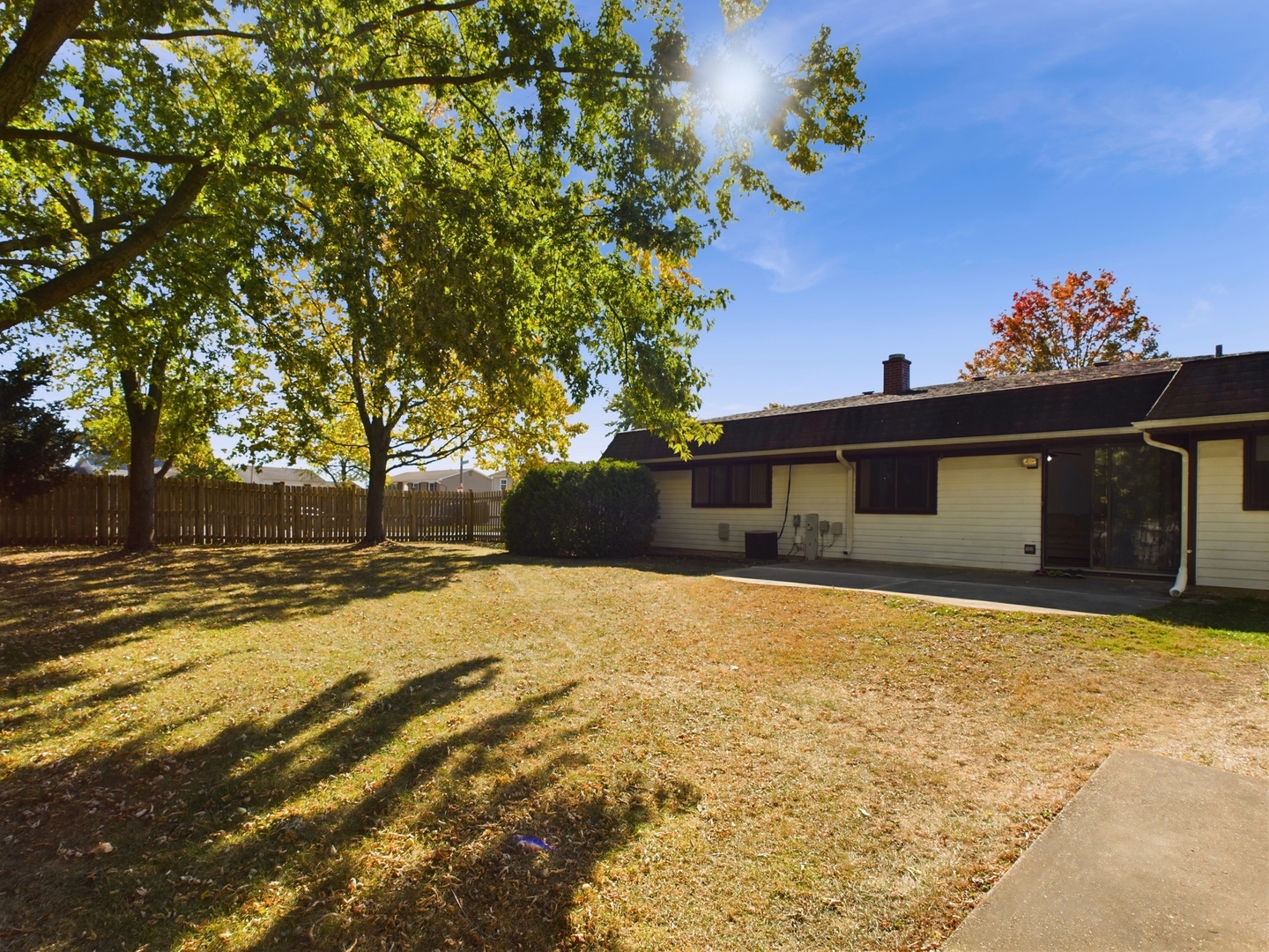 1700 Shorewood Drive W