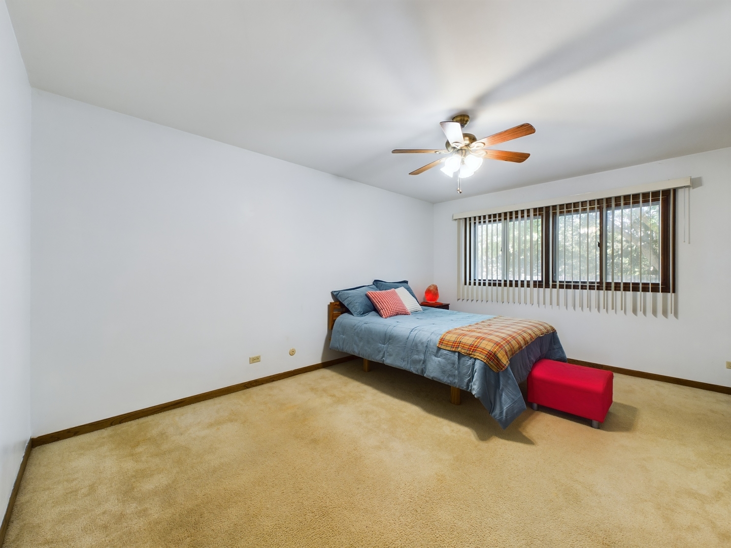 1700 Shorewood Drive W