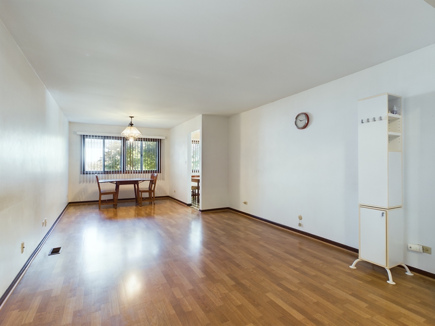 1700 Shorewood Drive W