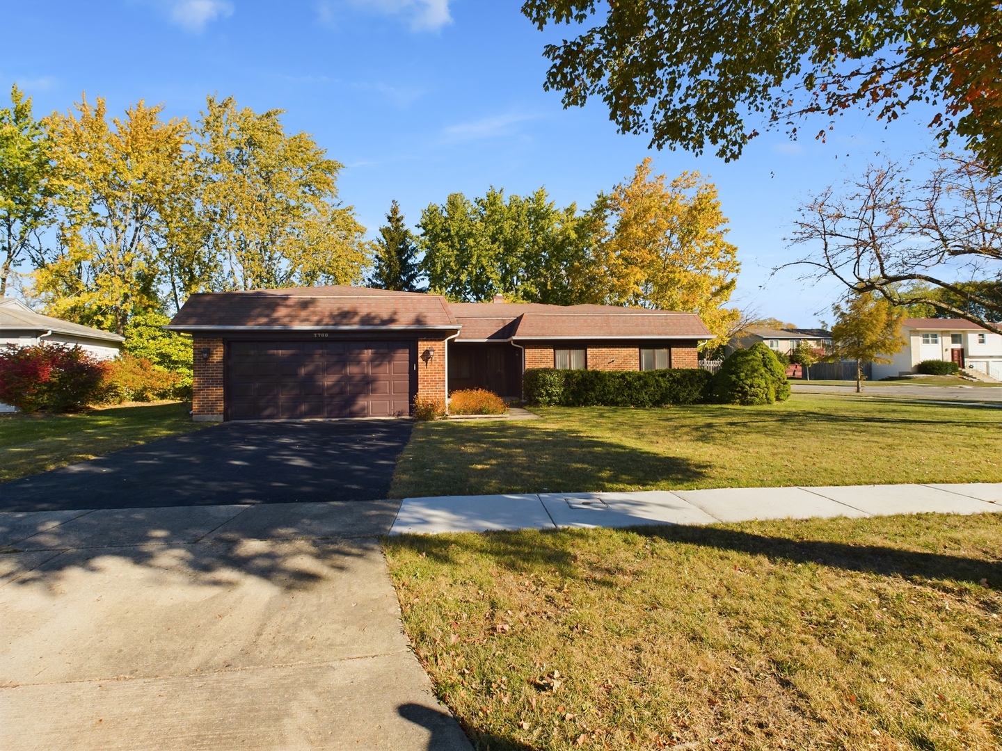 1700 Shorewood Drive W