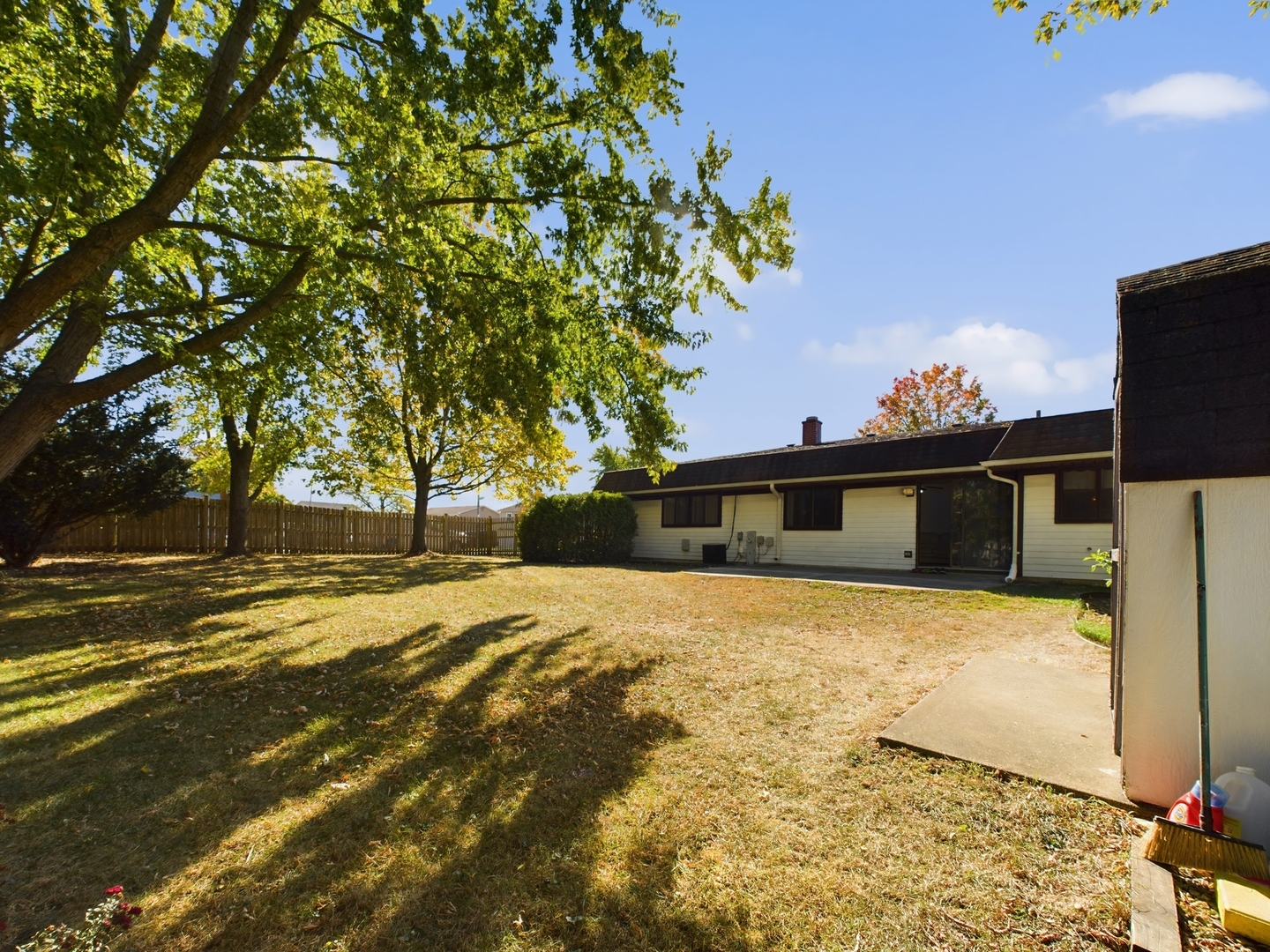 1700 Shorewood Drive W