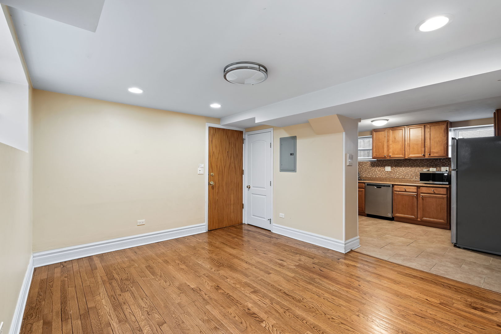 6046 N FRANCISCO Avenue Unit: GW