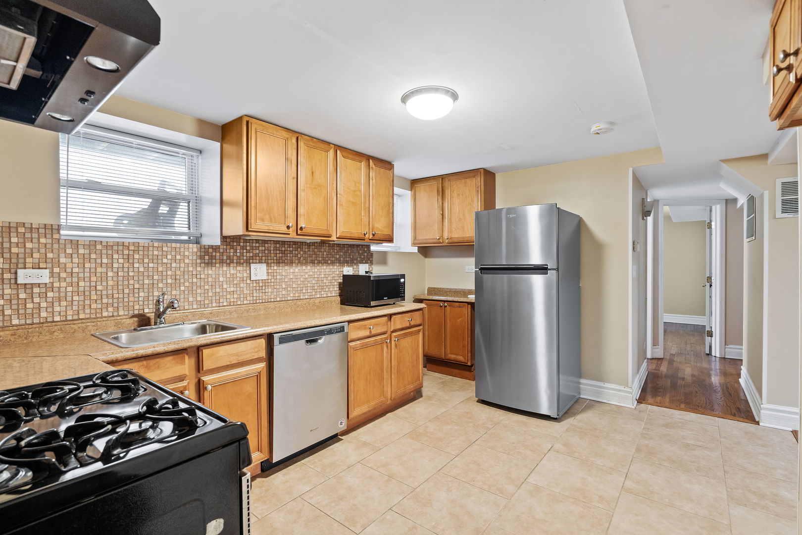 6046 N FRANCISCO Avenue Unit: GW
