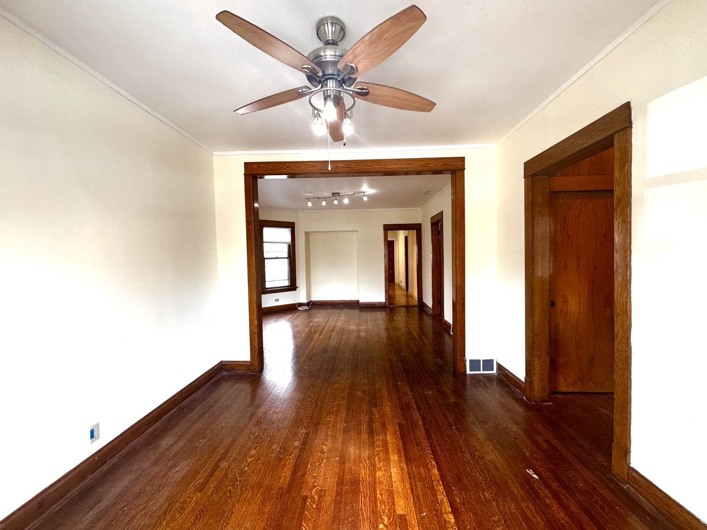 4318 N Albany Avenue Unit: 1