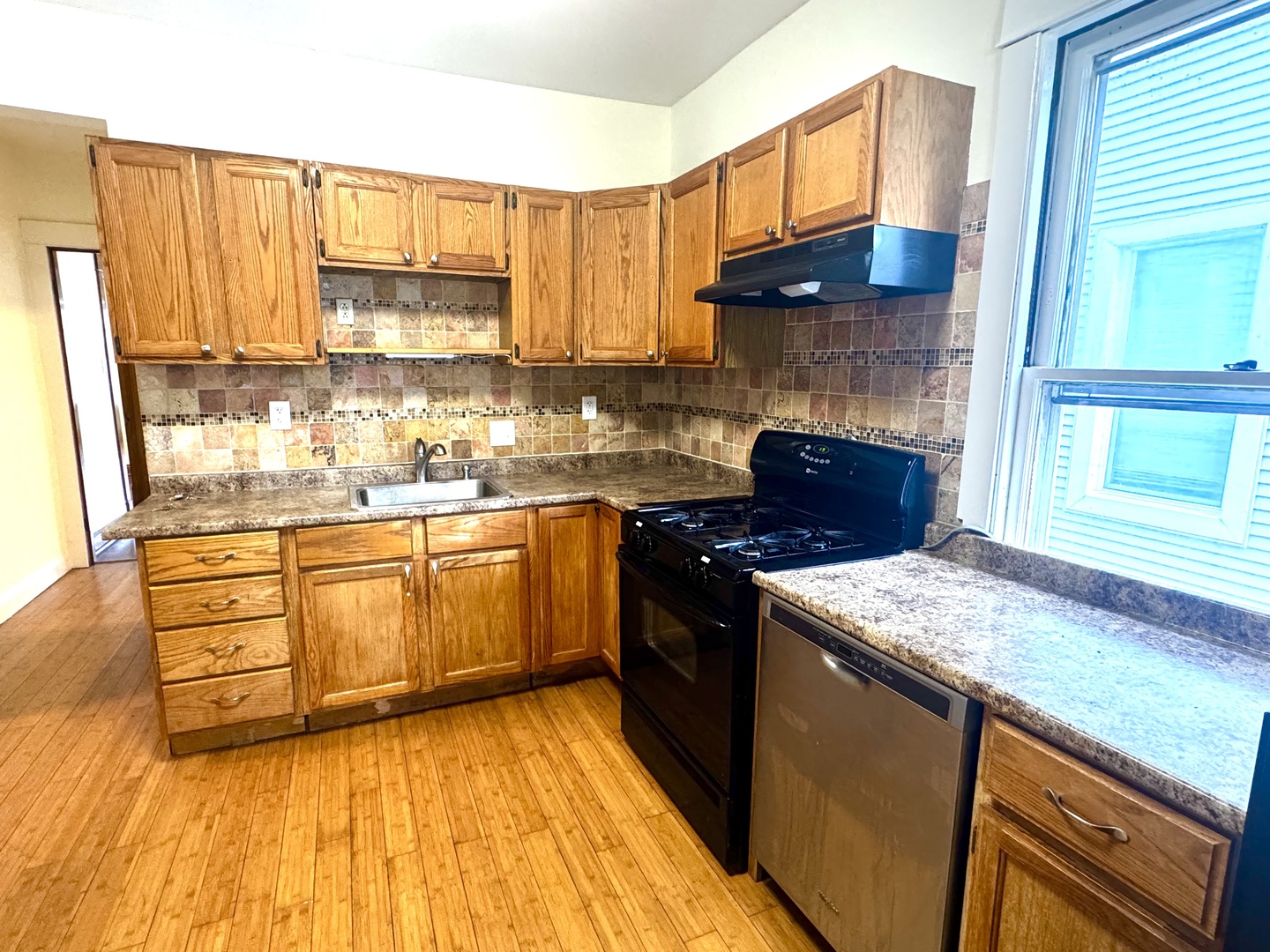 4318 N Albany Avenue Unit: 1