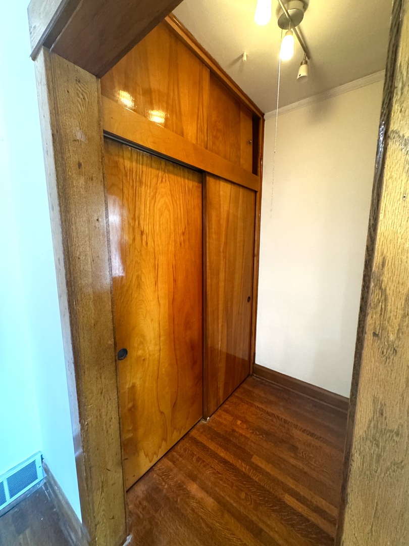 4318 N Albany Avenue Unit: 1