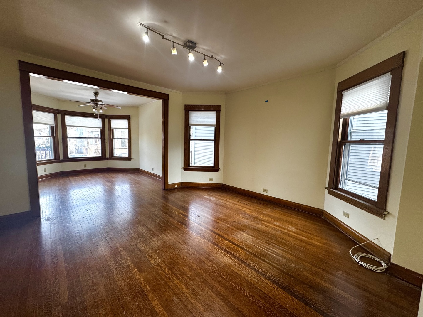 4318 N Albany Avenue Unit: 1