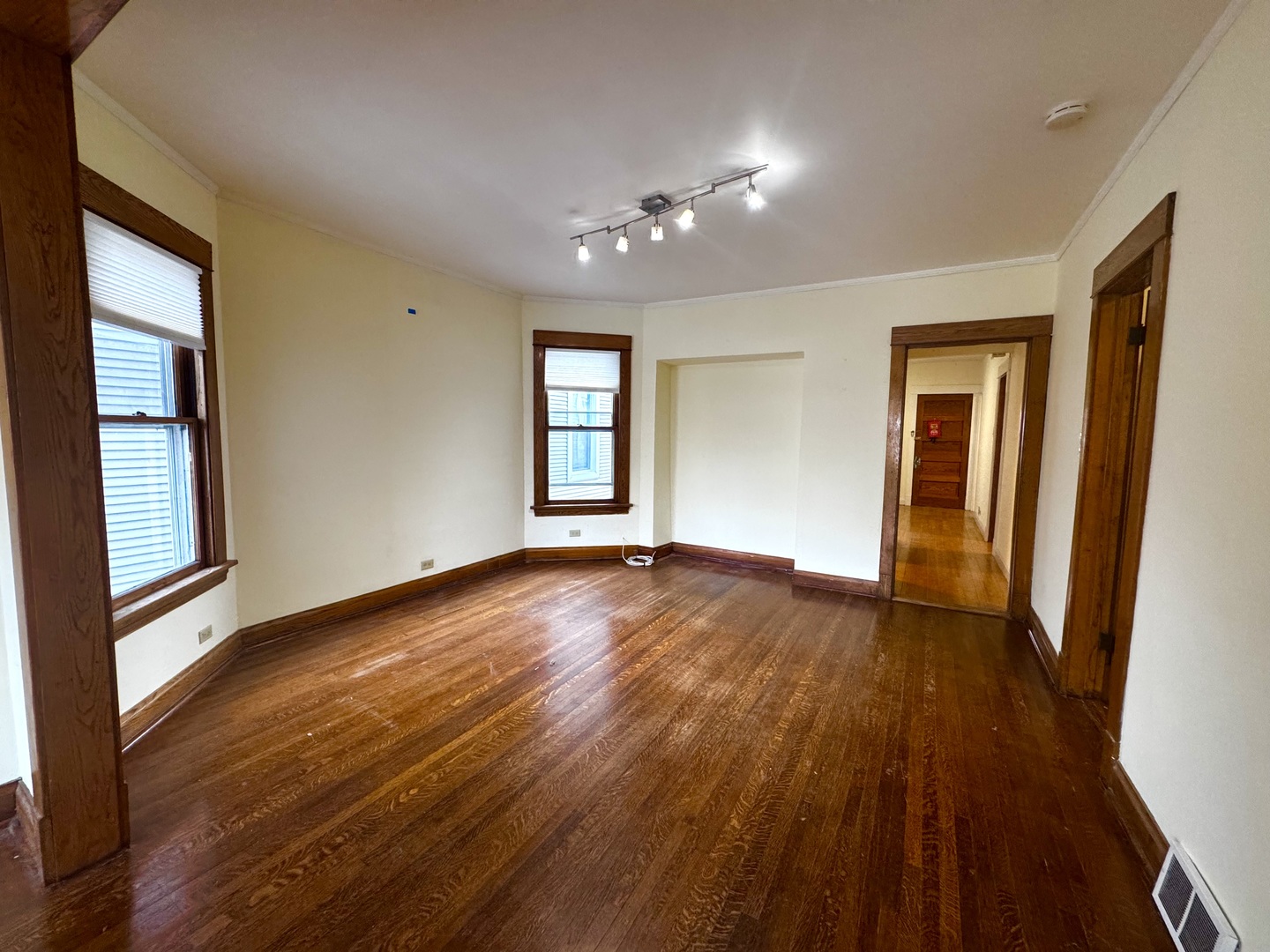 4318 N Albany Avenue Unit: 1