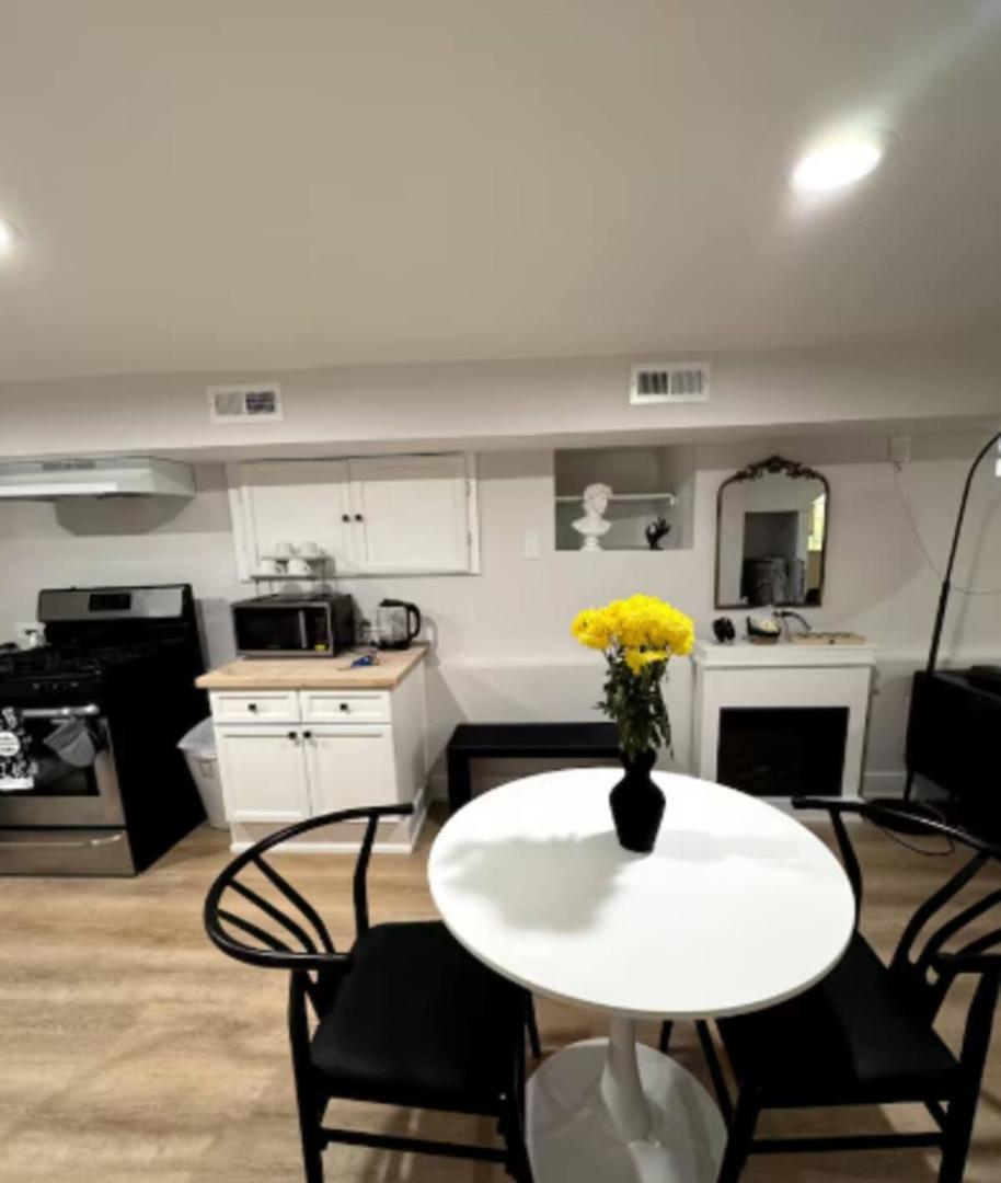 2125 N Stave Street Unit: 1