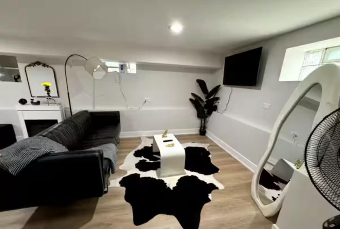 2125 N Stave Street Unit: 1