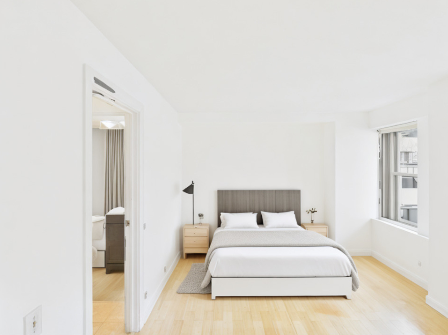 40 E 9th Street E Unit: 609
