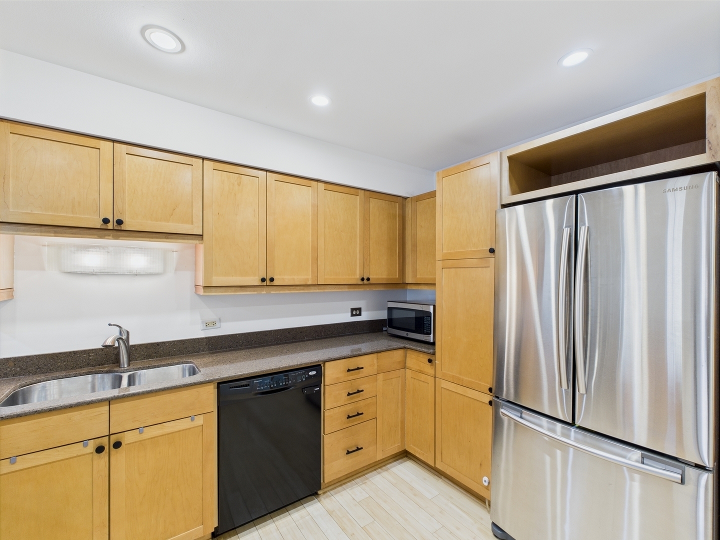 40 E 9th Street E Unit: 609