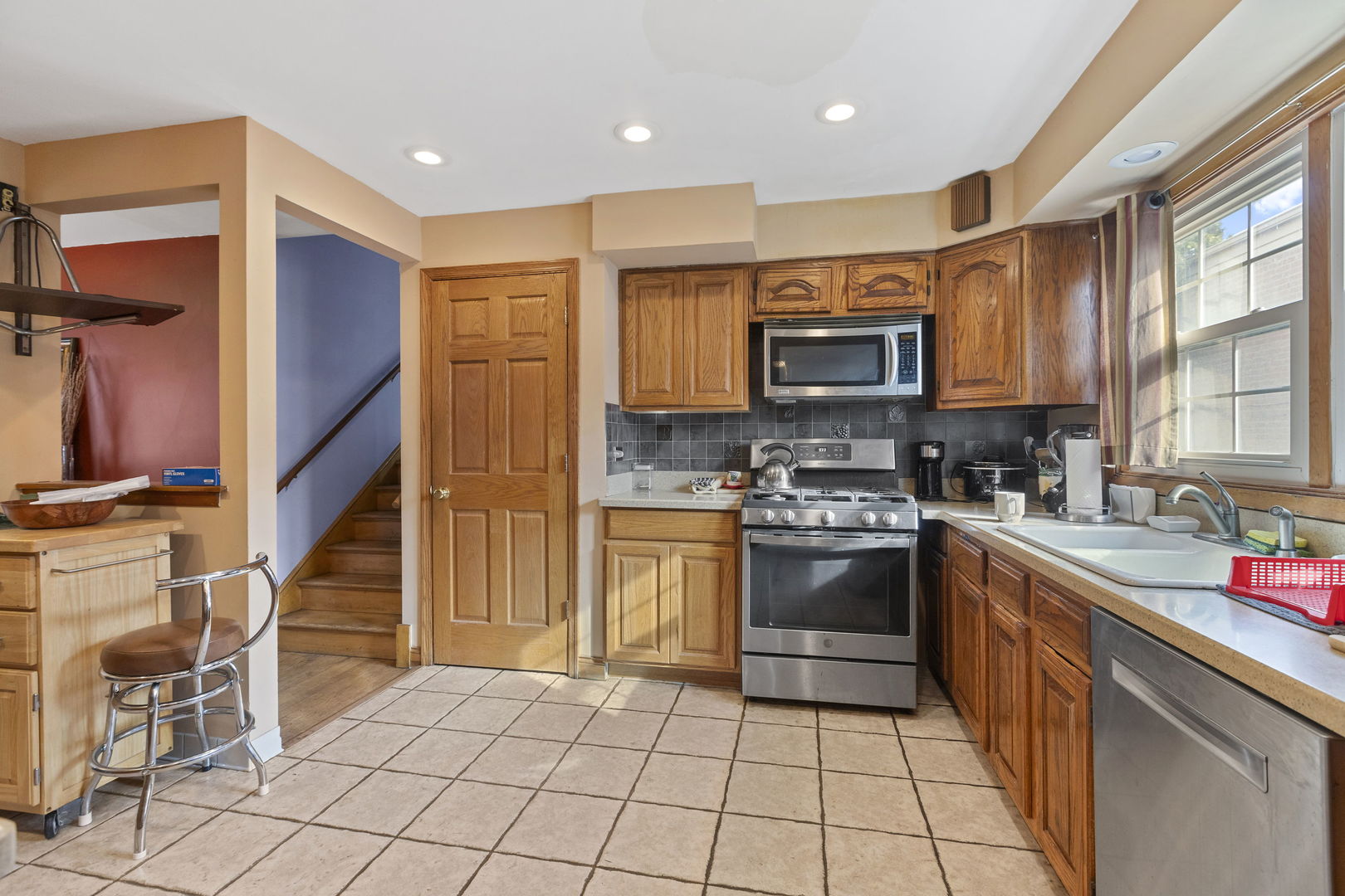 1038 W 107th Place W