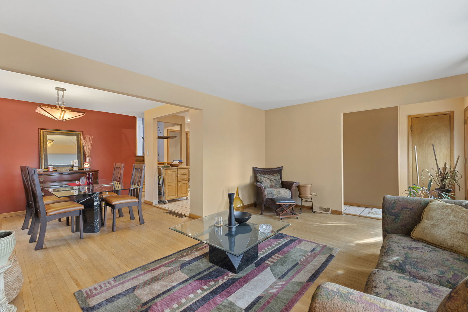 1038 W 107th Place W