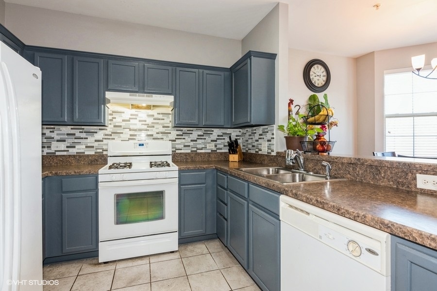 2305 Aurora Drive Unit: 2