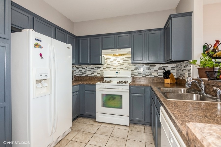 2305 Aurora Drive Unit: 2