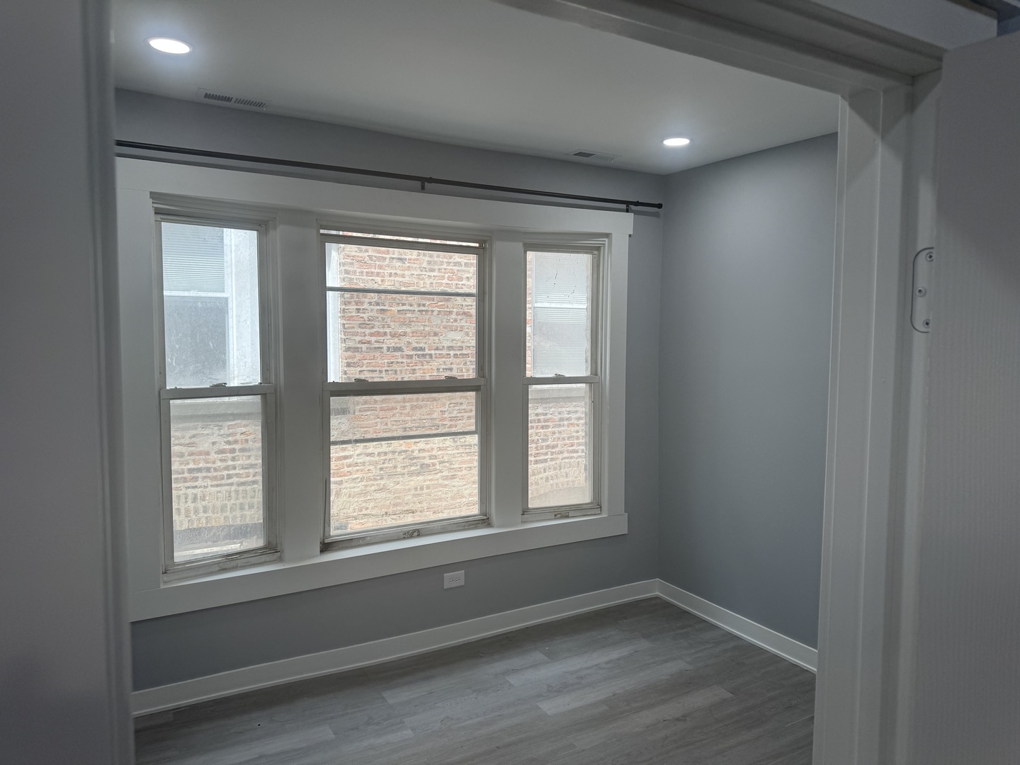 1217 E 53rd Street Unit: 2W