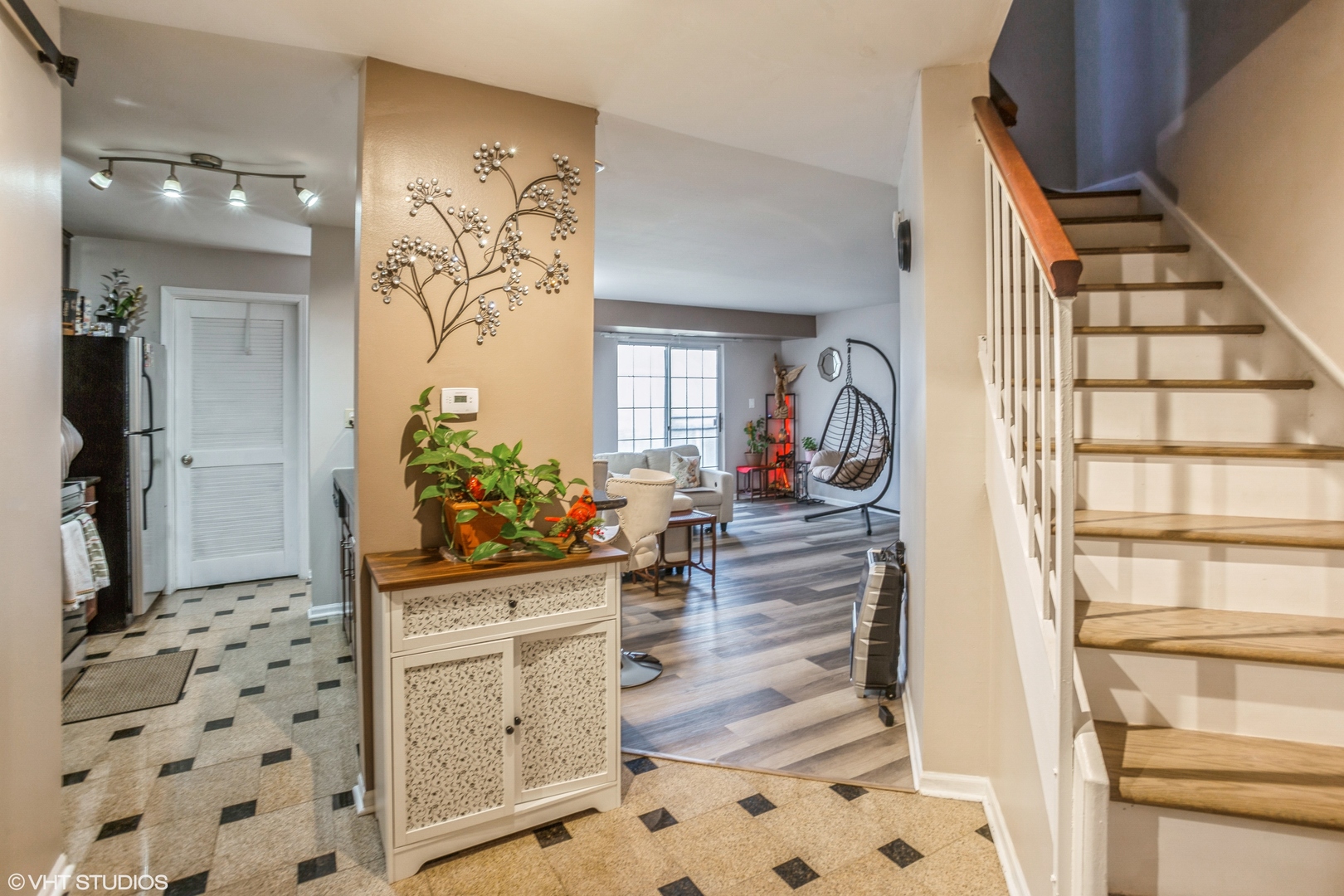 109 White Oak Court Unit: 7