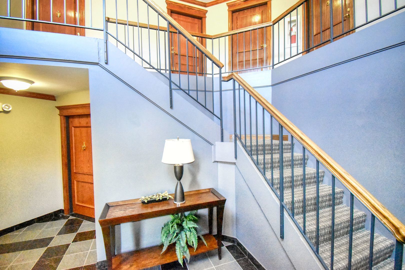 109 White Oak Court Unit: 7