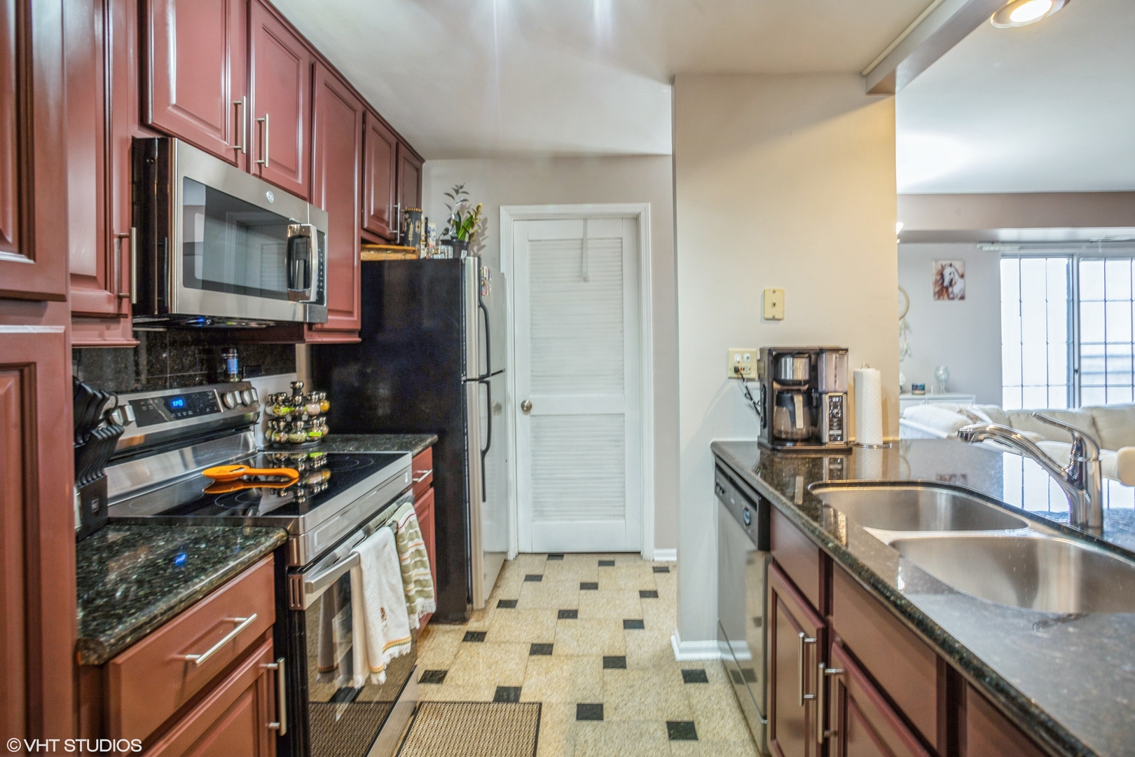 109 White Oak Court Unit: 7