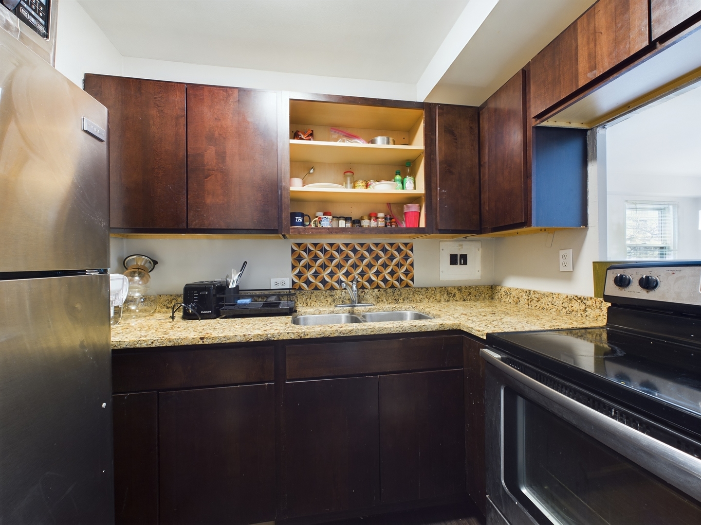 2909 N Sheridan Road Unit: 211