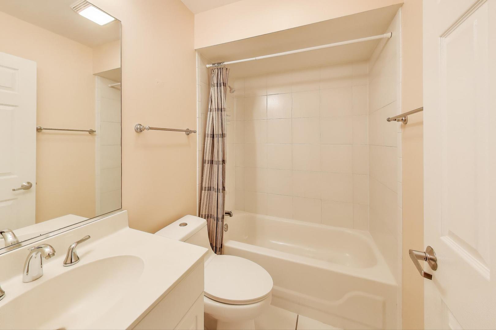 1813 S Clark Street Unit: K41