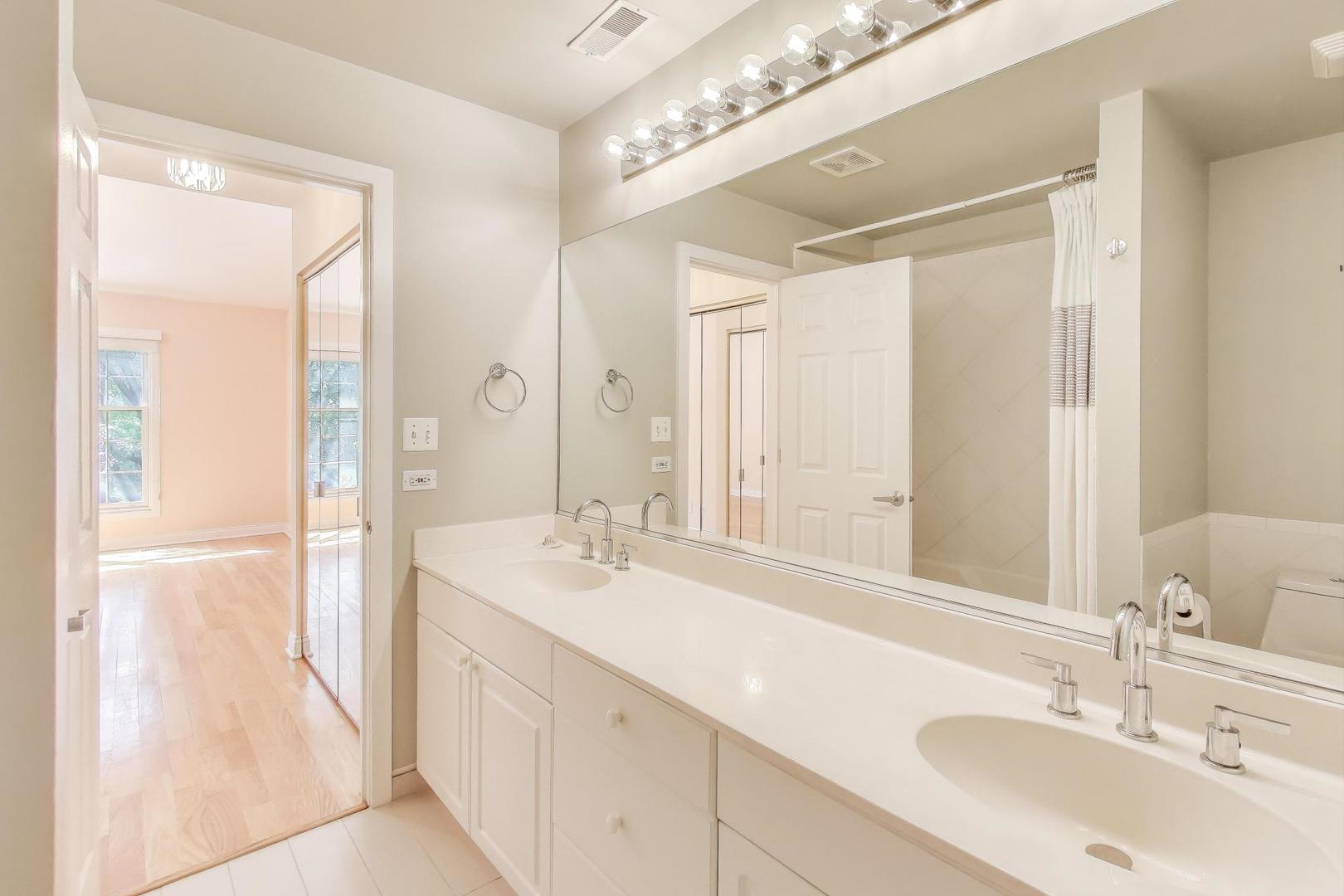 1813 S Clark Street Unit: K41