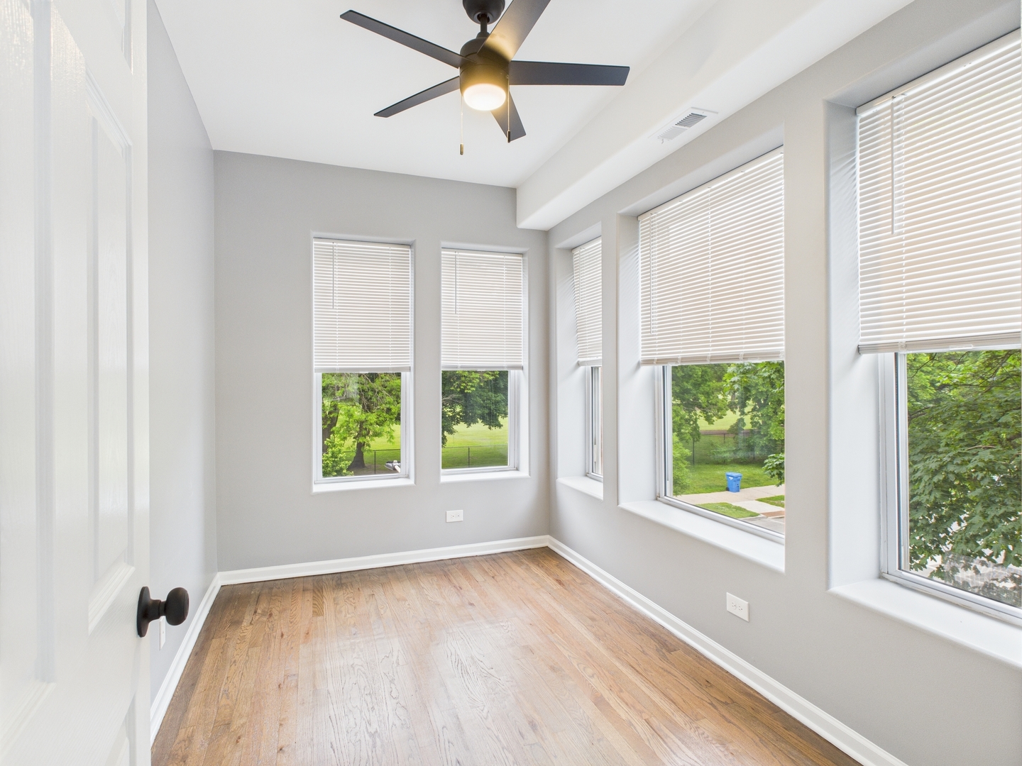 1729 E 67th Street Unit: 2E