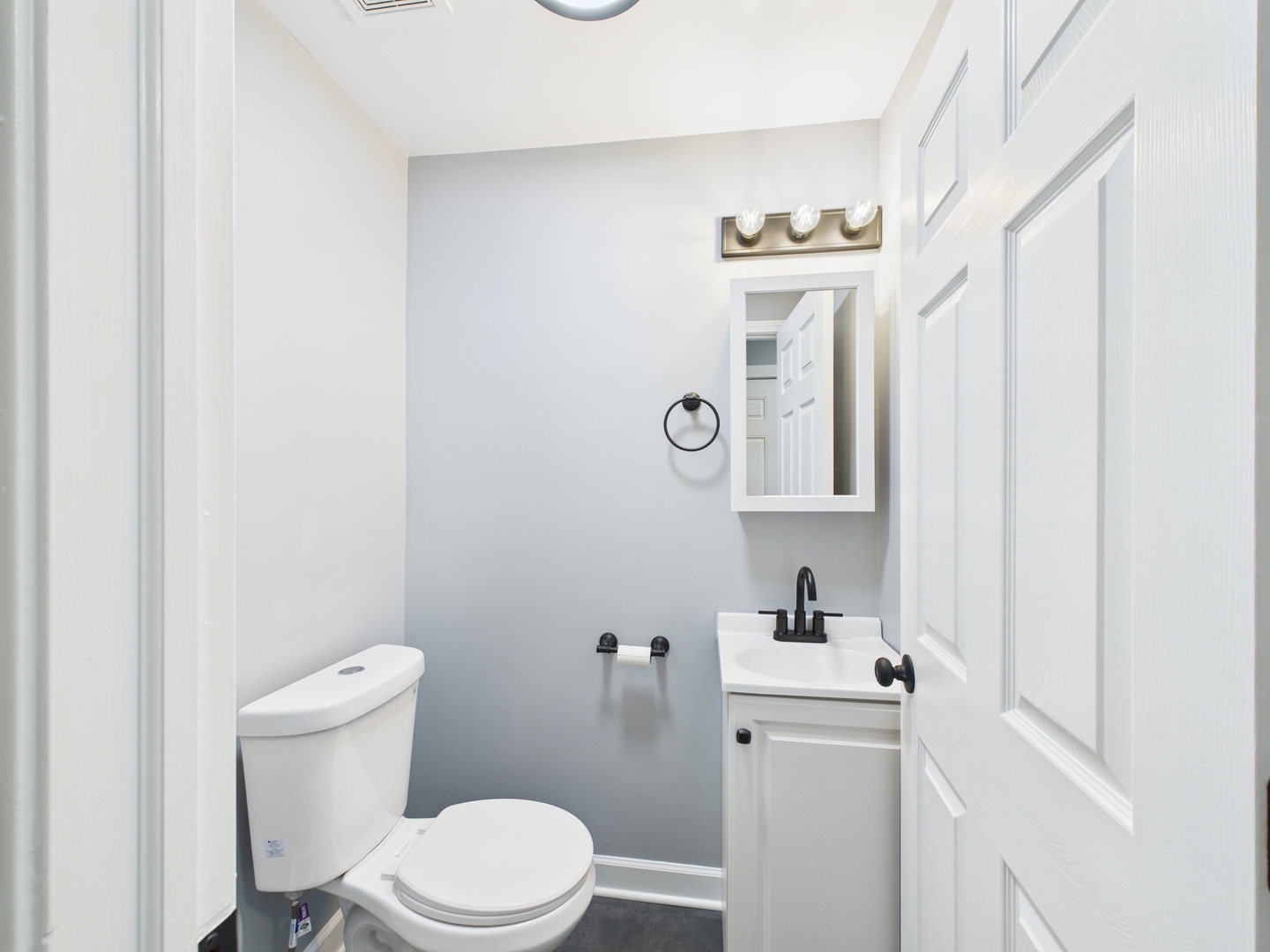 1729 E 67th Street Unit: 2E