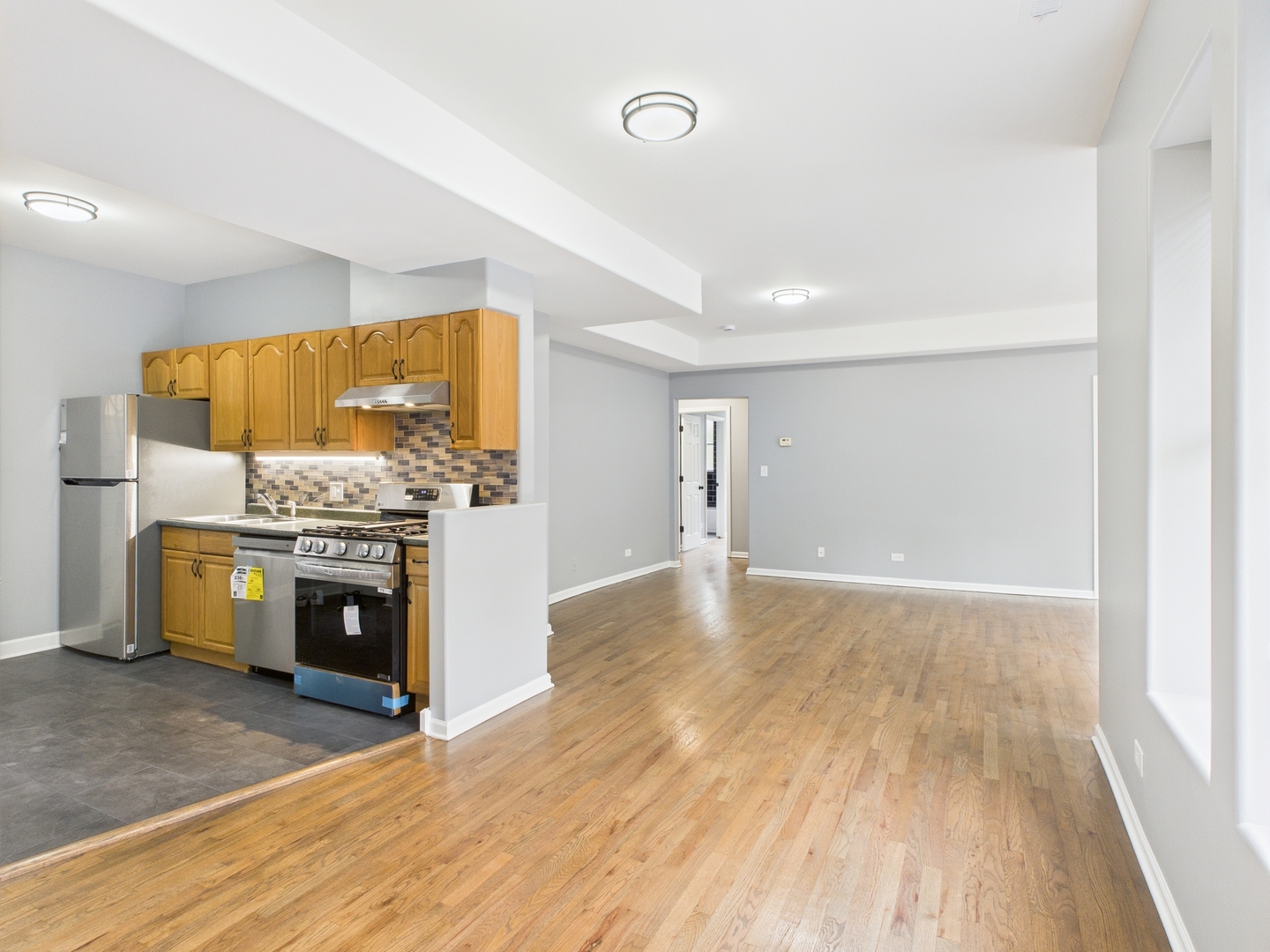 1729 E 67th Street Unit: 2E