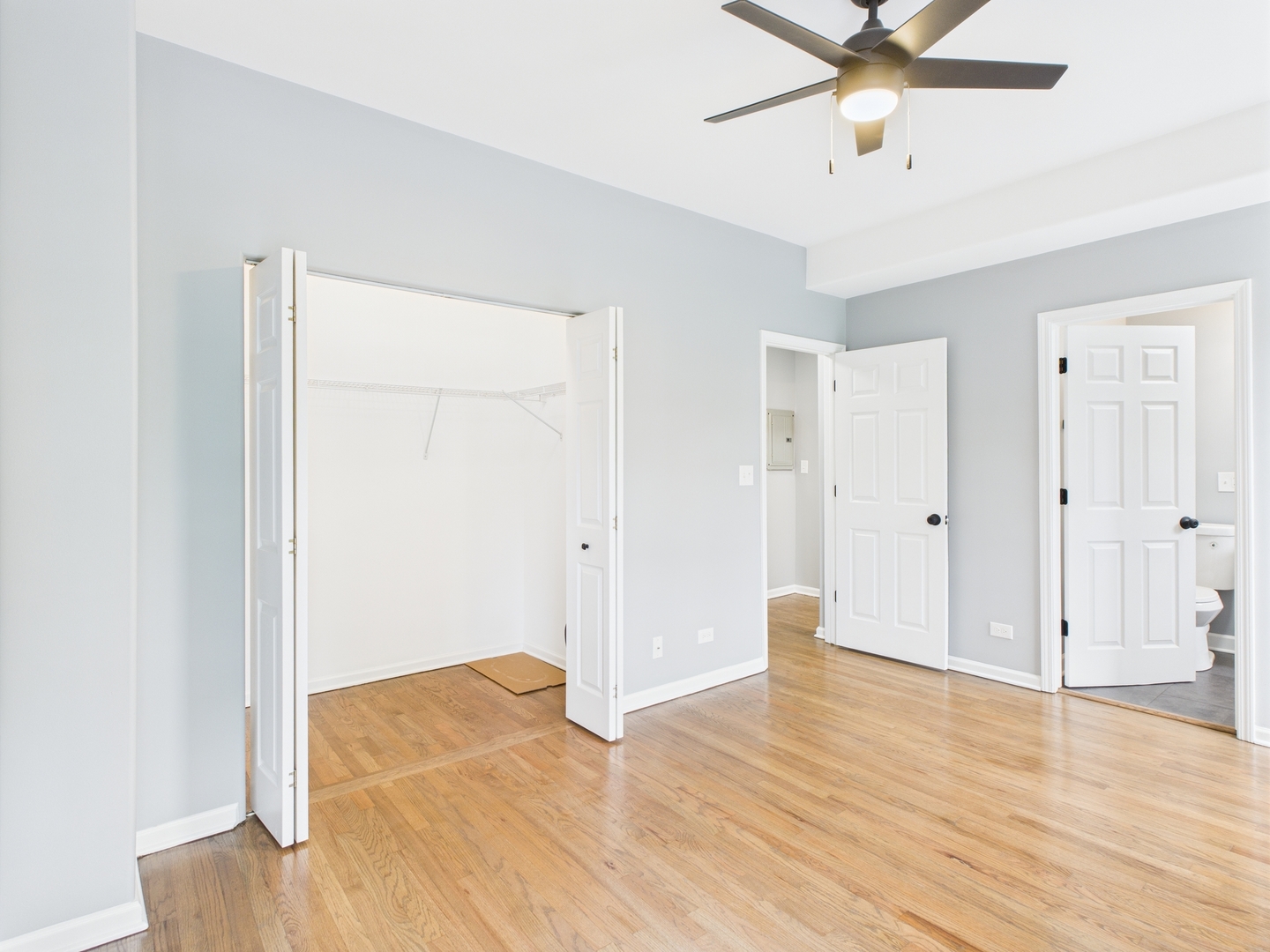 1729 E 67th Street Unit: 2E