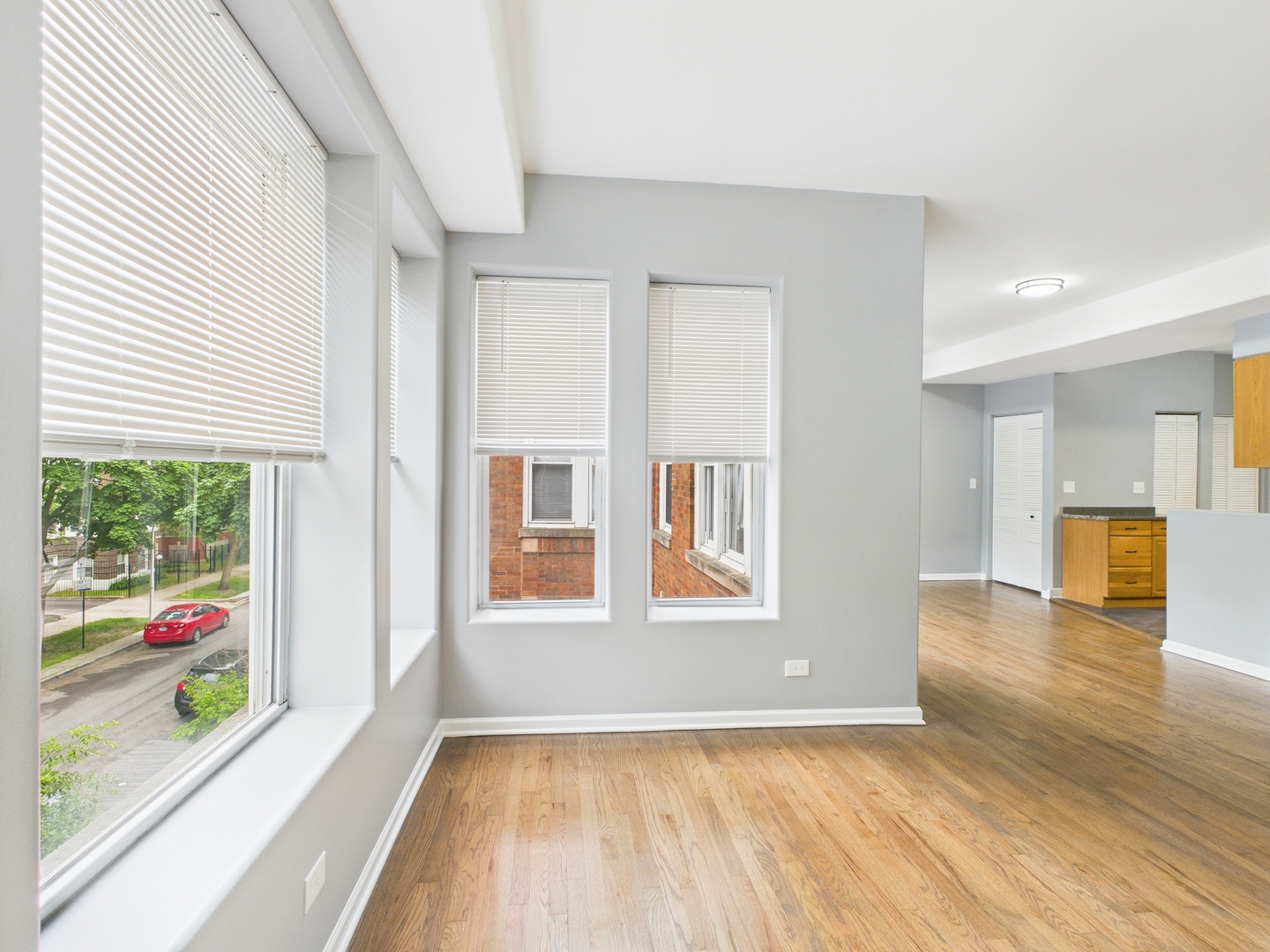 1729 E 67th Street Unit: 2E