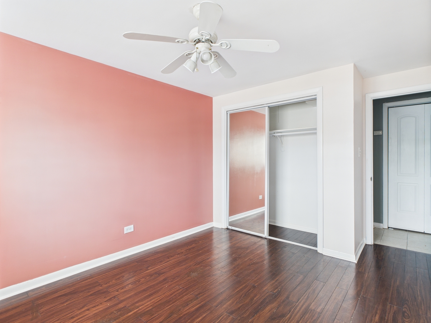 7540 N RIDGE Avenue Unit: 2B