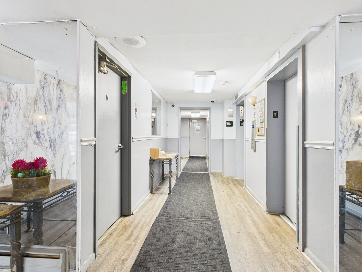 7540 N RIDGE Avenue Unit: 2B