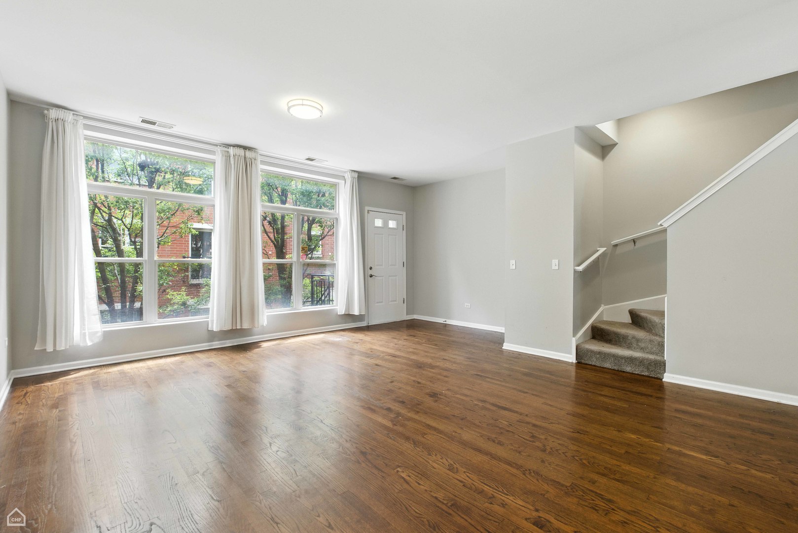 346 E 25th Place