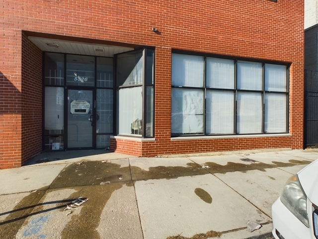5326 N KEDZIE Avenue